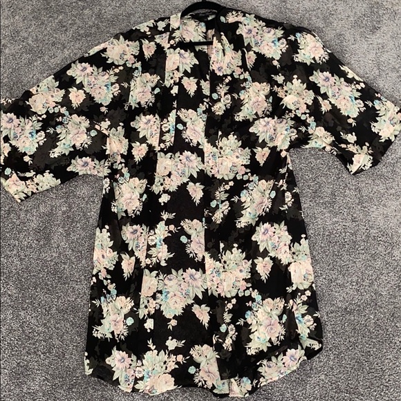 KIMONO - Picture 1 of 3